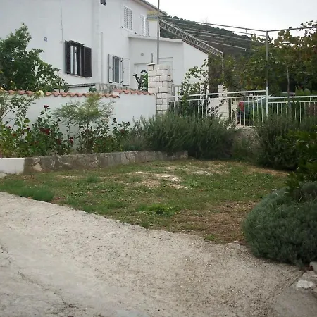 Slaven Apartment *