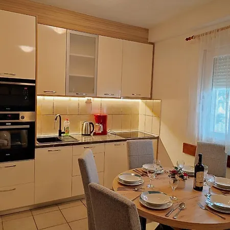 Slaven Apartman Vinisce