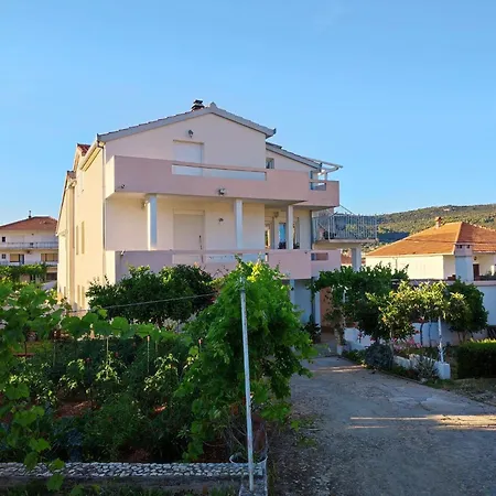 Apartment Slaven Vinisce