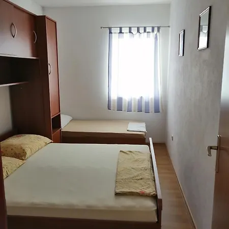 Slaven Apartman *